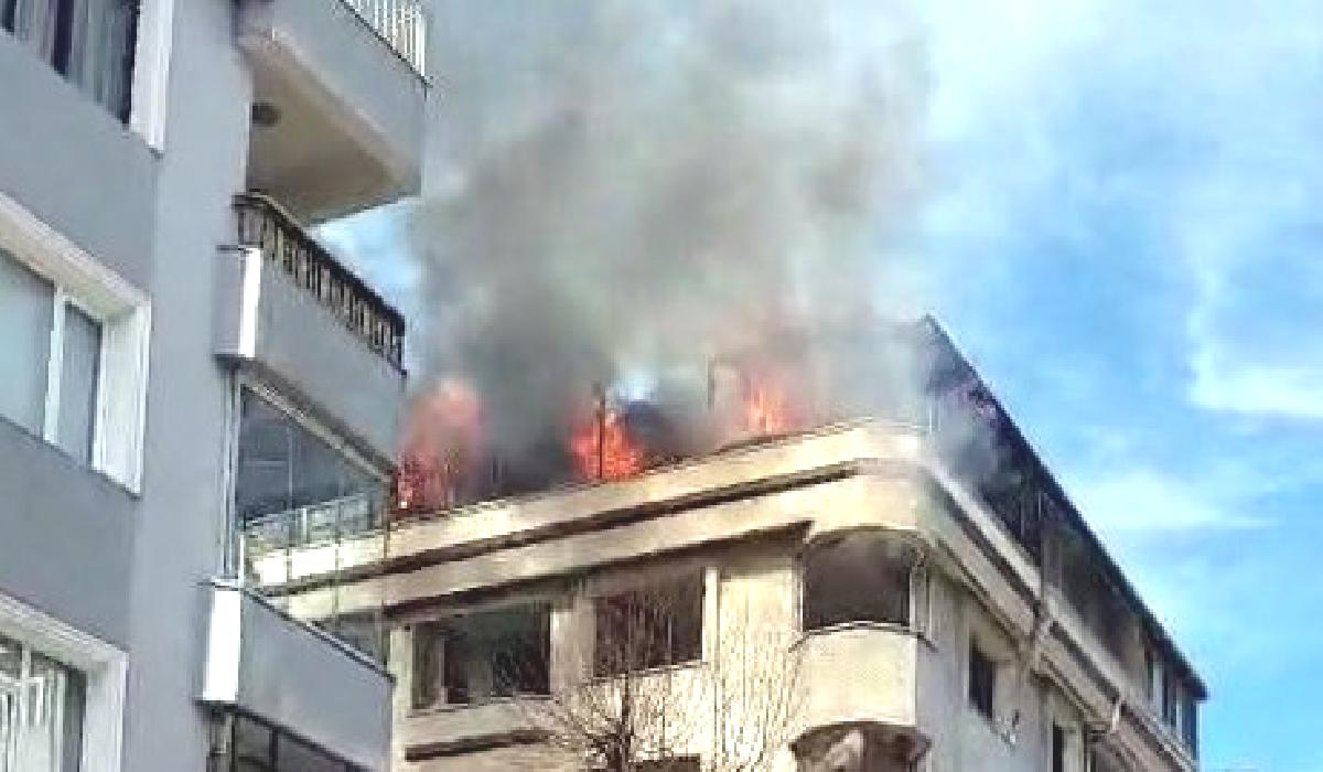 Avcılar’da çatı katı yangını