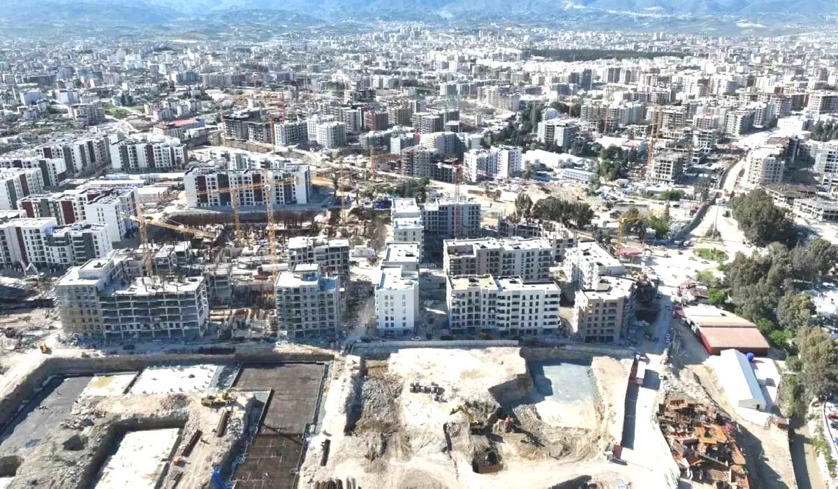 Antakya’da İnşaat Çalışmaları Devam Ediyor