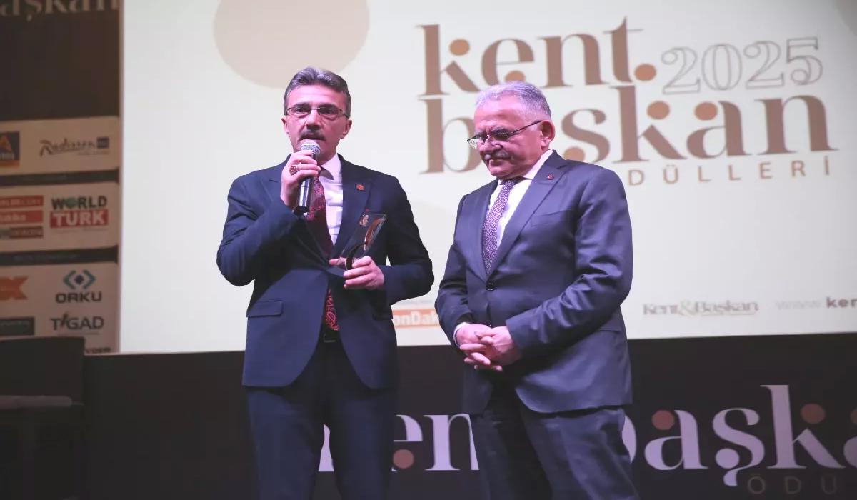 Erenler Belediye Başkanı Şenol Dinç’e Kayseri’de İlk Ödül