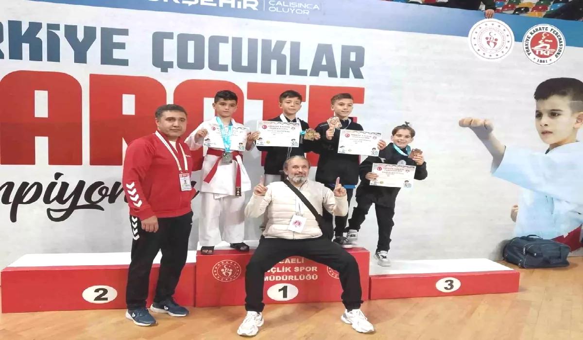 Körfezli 2 minik karateci Balkan şampiyonasına vize aldı