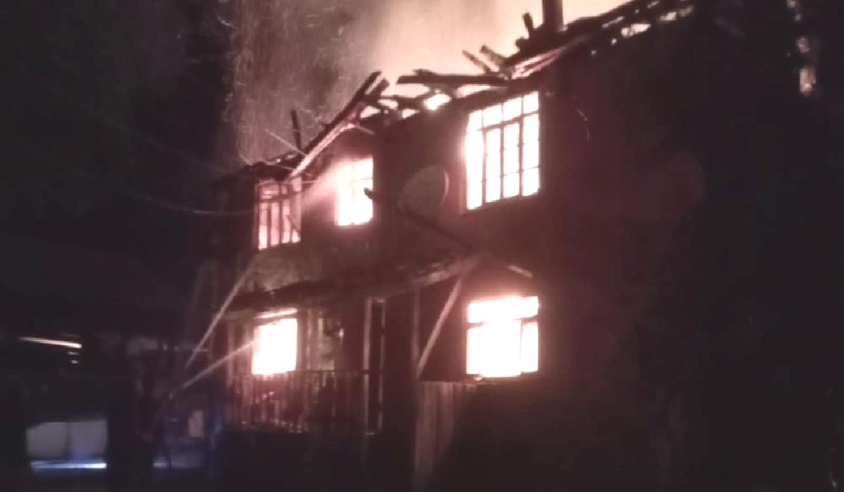 Kastamonu’da ahşap ev küle döndü