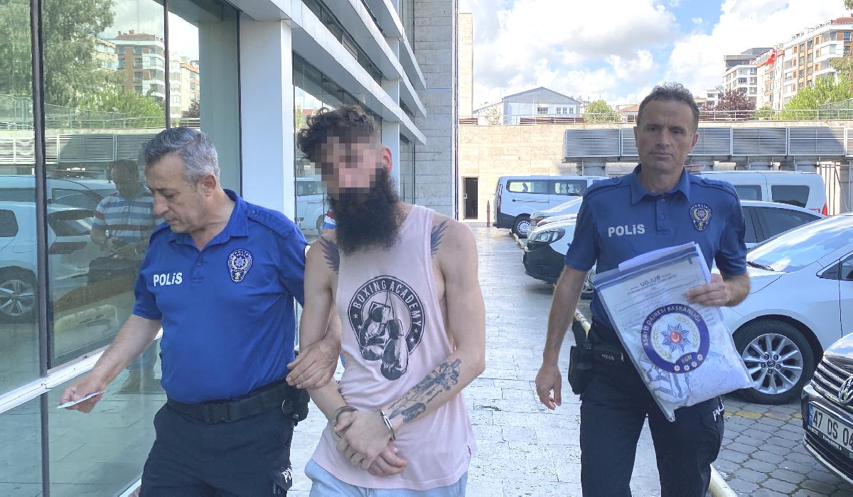 Samsun’da sevgilisinin dayısını bıçakladı