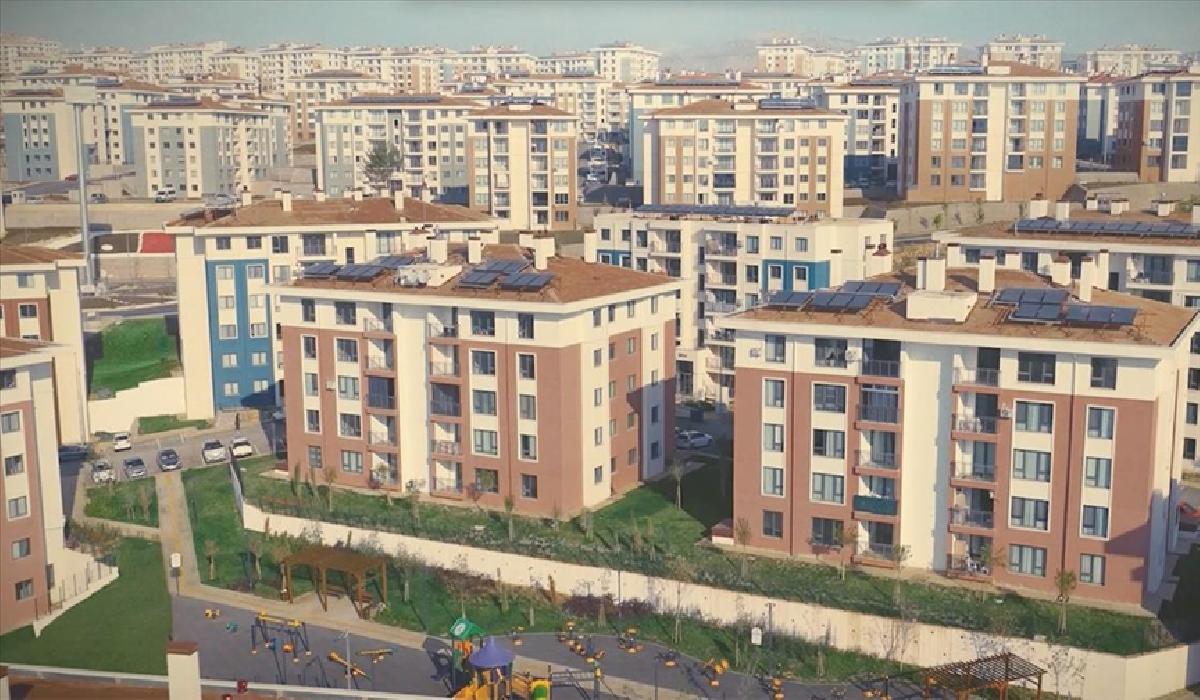 Bakan Kurum’dan deprem bölgesinde 350 bininci konut paylaşımı