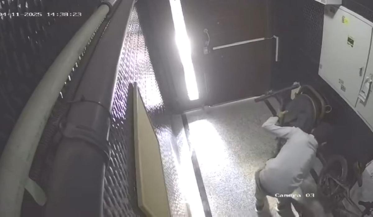 İstanbul’da elektrikli skuter hırsızlığı kamerada