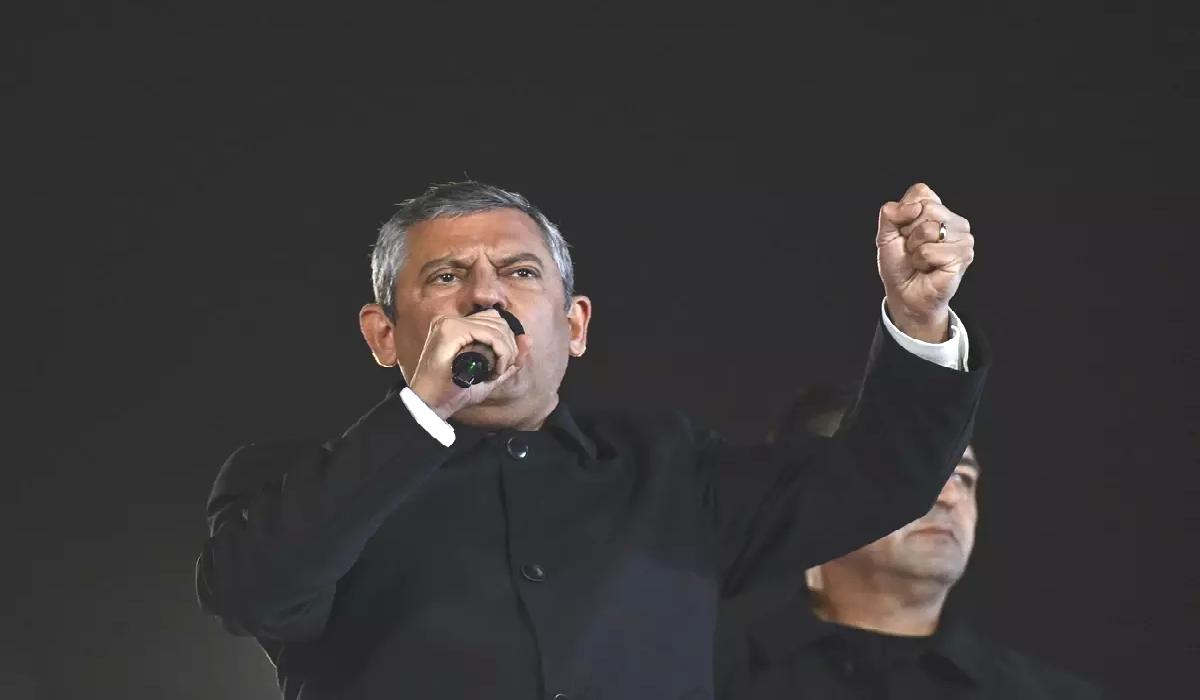 Özgür Özel İstanbul’da Miting Düzenledi
