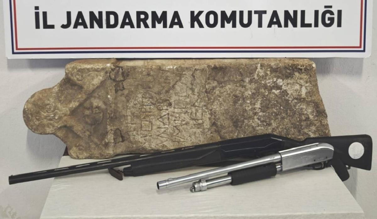 Kayseri’de Roma dönemine ait mezar steli ele geçirildi: 1 gözaltı
