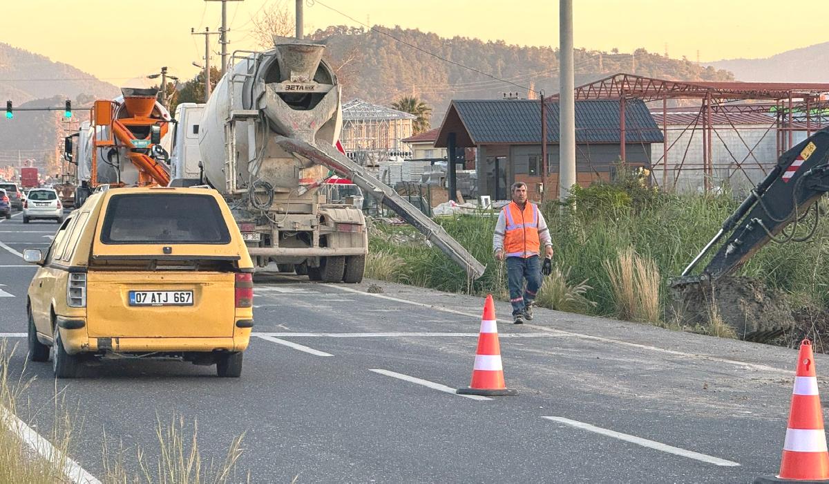 Muğla’da beton mikserinin aparatı işçiyi yıktı