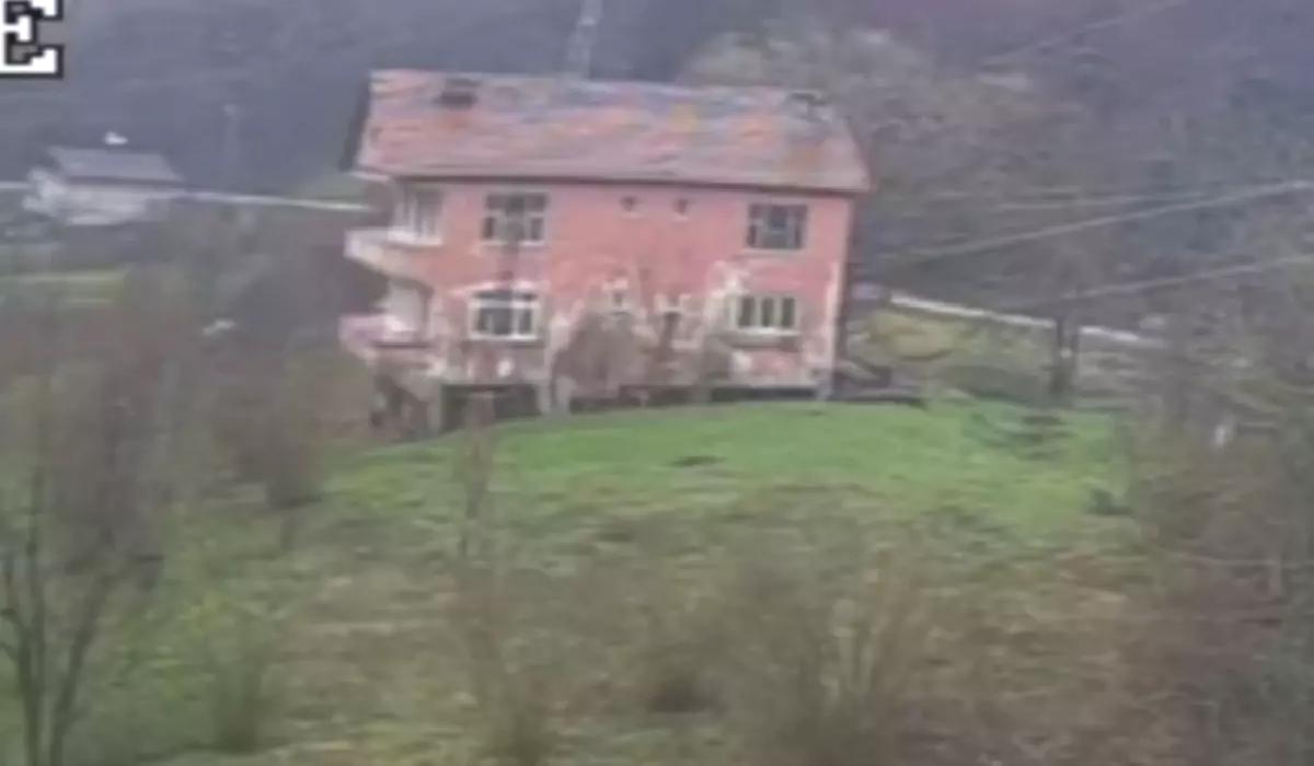 Kastamonu’da Heyelan Ev Çöktü