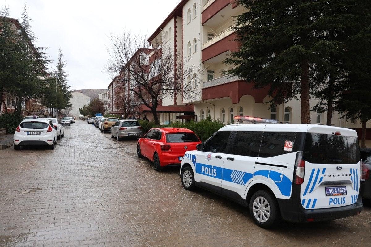 Nevşehir’de eşini bıçaklayıp kaçtı: Niğde’de kaza yapınca yakalandı