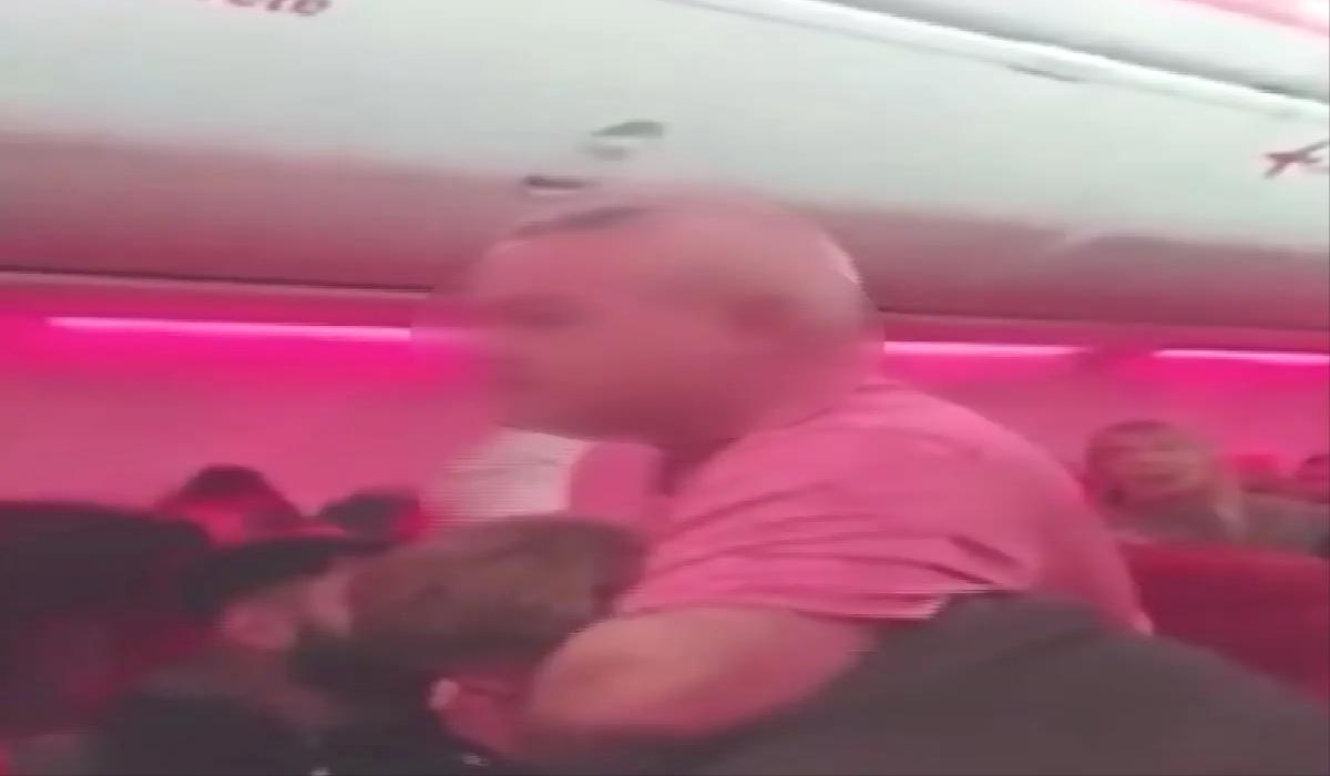 Uçakta Kavga: 2 Yolcu Gözaltına Alındı